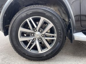 Toyota Fortuner 2017 - Xe 7 chỗ bản full option