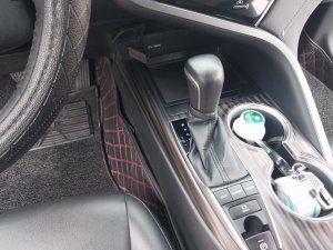 Toyota Camry 2020 - Xe màu trắng