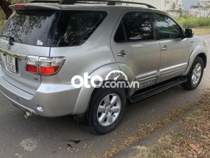 Toyota Fortuner Gia đình mua xe mới cần bán lại xe Fotuner 2010 2010 - Gia đình mua xe mới cần bán lại xe Fotuner 2010