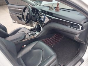 Toyota Camry 2020 - Xe màu trắng