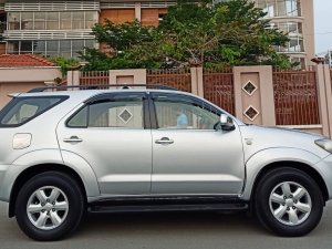 Toyota Fortuner 2011 - Bán rẻ xe biển vip 1 chủ zin a-z, bản full độ options rất đẹp