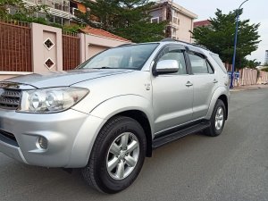 Toyota Fortuner 2011 - Bán rẻ xe biển vip 1 chủ zin a-z, bản full độ options rất đẹp