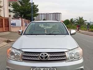 Toyota Fortuner 2011 - Bán rẻ xe biển vip 1 chủ zin a-z, bản full độ options rất đẹp