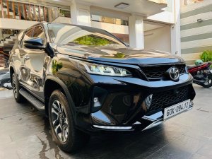 Toyota Fortuner 2022 - Số tự động máy dầu cao cấp, xe chạy 14.000km bao check hãng