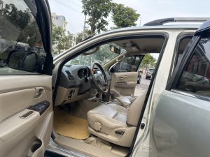 Toyota Fortuner 2011 - Màu bạc, nhập khẩu nguyên chiếc