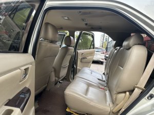 Toyota Fortuner 2011 - Màu bạc, nhập khẩu nguyên chiếc