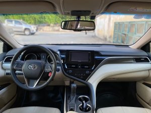 Toyota Camry 2022 - Nội thất be - Biển SG
