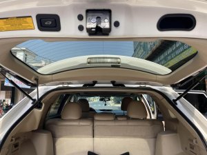 Toyota Venza 2009 - Màu trắng xe gia đình