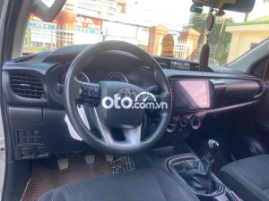 Toyota Hilux cần bán xe  bán tải 2015 màu bạc 2015 - cần bán xe toyota bán tải 2015 màu bạc