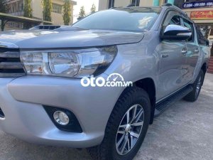 Toyota Hilux cần bán xe  bán tải 2015 màu bạc 2015 - cần bán xe toyota bán tải 2015 màu bạc