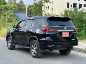Toyota Fortuner 2017 - Màu đen số sàn, giá 770tr