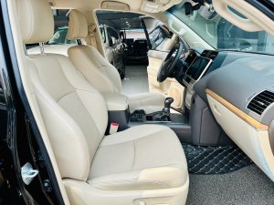 Toyota Land Cruiser Prado 2021 - Màu đen, nhập khẩu