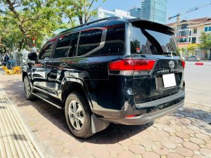 Toyota Land Cruiser 2021 - Màu đen, nhập khẩu nguyên chiếc