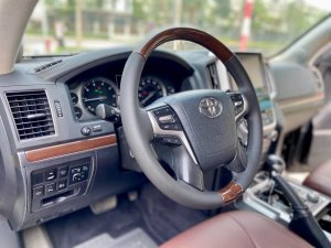 Toyota Land Cruiser 2015 - Màu đen, nhập khẩu