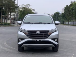 Toyota Rush 2019 - Màu bạc, xe nhập