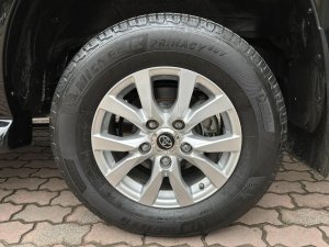 Toyota Land Cruiser 2019 - Màu đen, nhập khẩu chính chủ