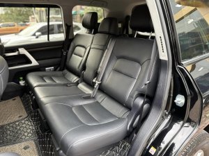 Toyota Land Cruiser 2019 - Màu đen, nhập khẩu chính chủ