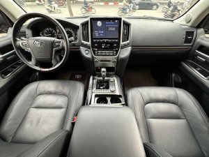 Toyota Land Cruiser 2019 - Màu đen, nhập khẩu chính chủ