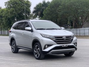 Toyota Rush 2019 - Màu bạc, xe nhập