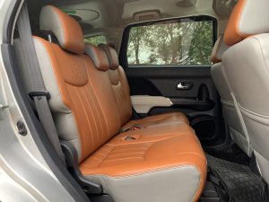 Toyota Rush 2019 - Màu bạc, xe nhập