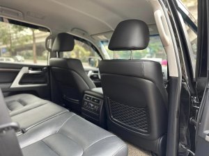 Toyota Land Cruiser 2019 - Màu đen, nhập khẩu chính chủ