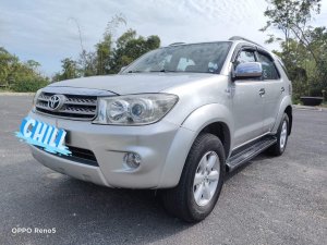Toyota Fortuner 2010 - Máy dầu số sàn