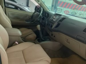 Toyota Fortuner 2010 - Máy dầu số sàn