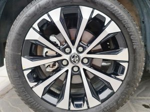 Toyota Veloz Cross 2020 - Xe màu đen