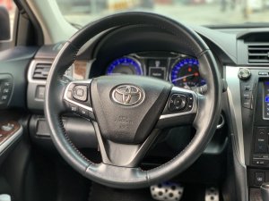 Toyota Camry 2016 - Màu đen, biển Hà Nội