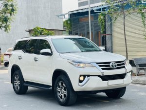 Toyota Fortuner 2018 - Xe màu trắng