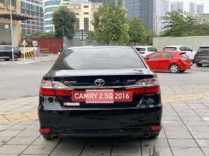 Toyota Camry 2016 - Xe màu đen, giá 740tr