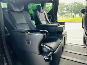 Toyota Alphard Executive Lounge 2023 - Em đang có 1 chiếc Toyota Alphard Executive Lounge sản xuất năm 2023 mới 100%