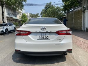Toyota Camry 2020 - Màu trắng, đăng ký 2021 cá nhân mới đi 17.000 km, đẹp nguyên bản