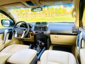 Toyota Land Cruiser Prado 2017 - Bán xe trắng kem xe siêu đẹp, bảo dưỡng hãng bao check