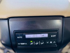 Toyota Land Cruiser Prado 2017 - Bán xe trắng kem xe siêu đẹp, bảo dưỡng hãng bao check