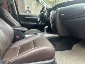 Toyota Fortuner 2019 - Màu đen, nhập khẩu