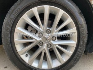 Toyota Camry 2018 - Đẹp xuất sắc, 5 lốp theo xe