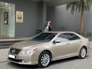 Toyota Camry 2012 - Cần bán gấp xe đăng ký 2012 xe gia đình giá chỉ 550tr