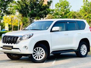 Toyota Land Cruiser Prado 2017 - Bán xe trắng kem xe siêu đẹp, bảo dưỡng hãng bao check