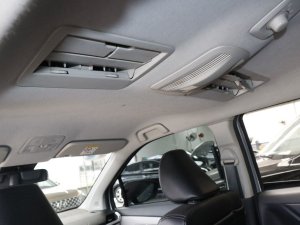 Toyota Veloz Cross 2022 - Màu bạc, nhập khẩu nguyên chiếc