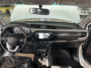Toyota Hilux 2023 - Màu trắng giao ngay