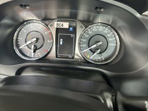 Toyota Hilux 2023 - Màu trắng giao ngay