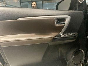 Toyota Fortuner 2017 - Màu đen, biển Hà Nội