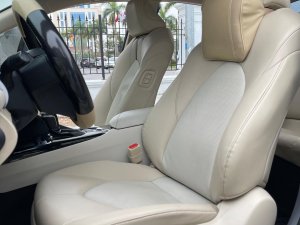 Toyota Camry 2020 - Xe mới 95% giá 910tr