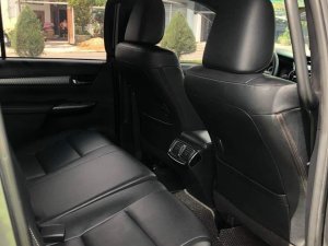 Toyota Hilux 2018 - Bán xe màu xám