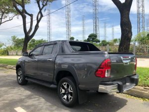 Toyota Hilux 2018 - Bán xe màu xám