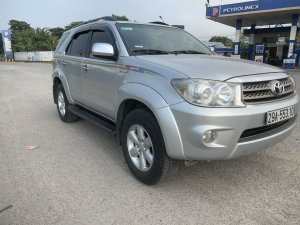 Toyota Fortuner 2010 - Chủ xe đi ít, giữ gìn