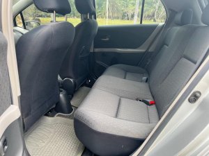 Toyota Yaris 2012 - Xe màu bạc xe gia đình 