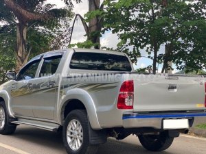 Toyota Hilux 2014 - Màu bạc, xe nhập