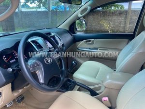 Toyota Hilux 2014 - Màu bạc, xe nhập